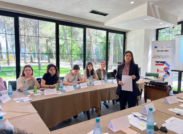 Training on Entrepreneurship and New Businesses: Development of a Business Plan
