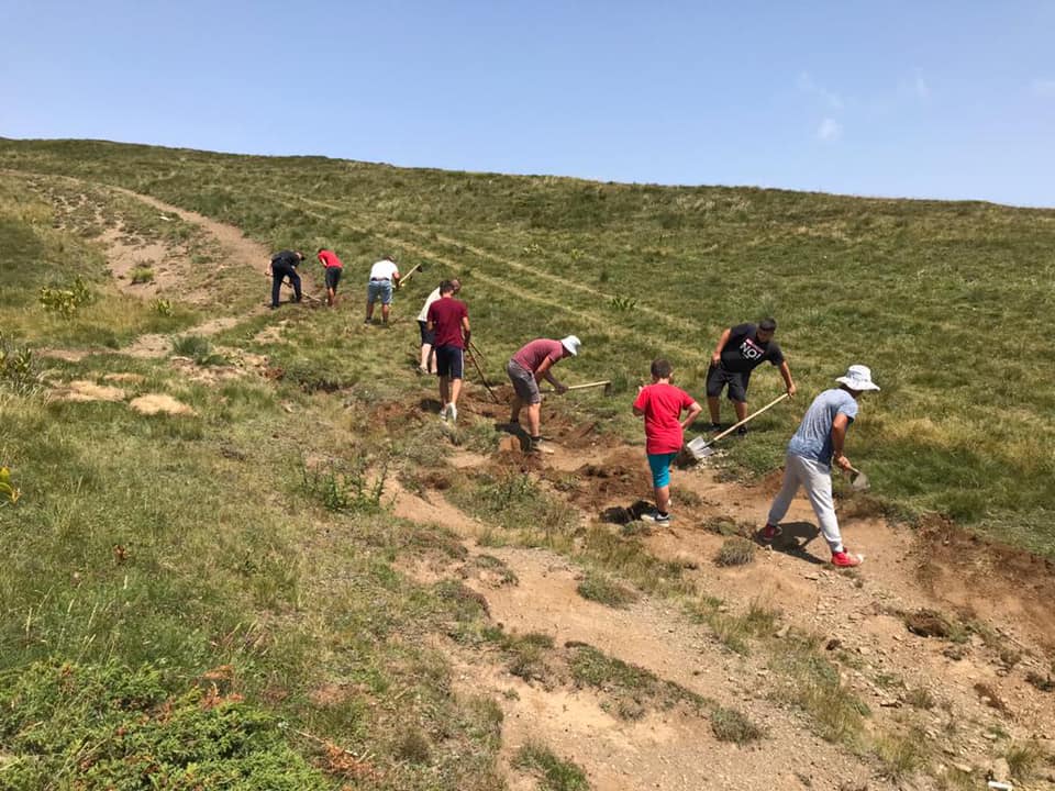 Volunteer Trail Building